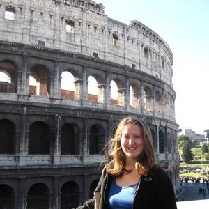 Meet your Posher, Nicole